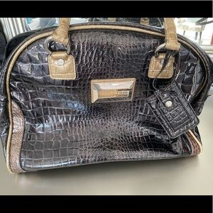 Guess (carry-on/overnight bag)